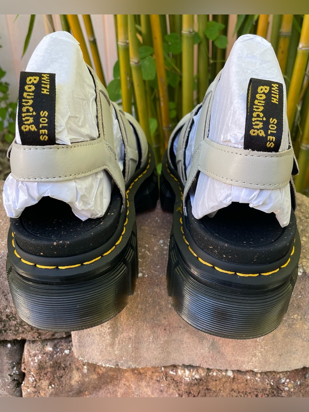Dr Martens Sandals Ricki 3 Strap Nappa Lux Leather Cobblestone Gray Size 9 NWB - Picture 2 of 5